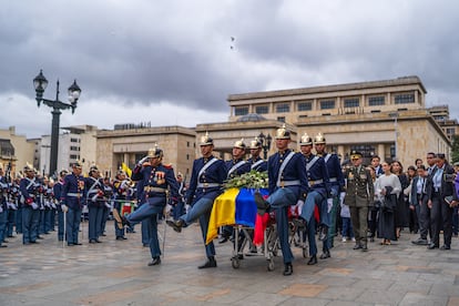 Marcha funebre de Miguel Uribe Turbay en Bogotá, el 13 de agosto.
