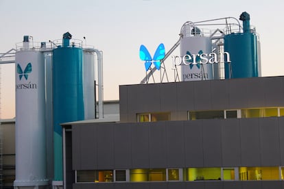 Exterior de la fábrica de Persán en Sevilla.