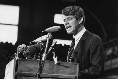 El 5 de junio, Robert F. (Bobby) Kennedy, fue asesinado en el hotel Ambassador de Los Ángeles tras su discurso de victoria en las primarias de California y Dakota del Sur. El ex fiscal general y hermano pequeño del presidente avivó la leyenda de fatalidades que ha acompañado a la historia de esta estirpe familiar.