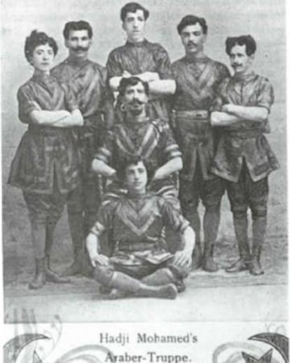 El grupo de acróbatas de Hadji Mohamed en el catálogo de 1902 del circo Busch en Hamburgo.