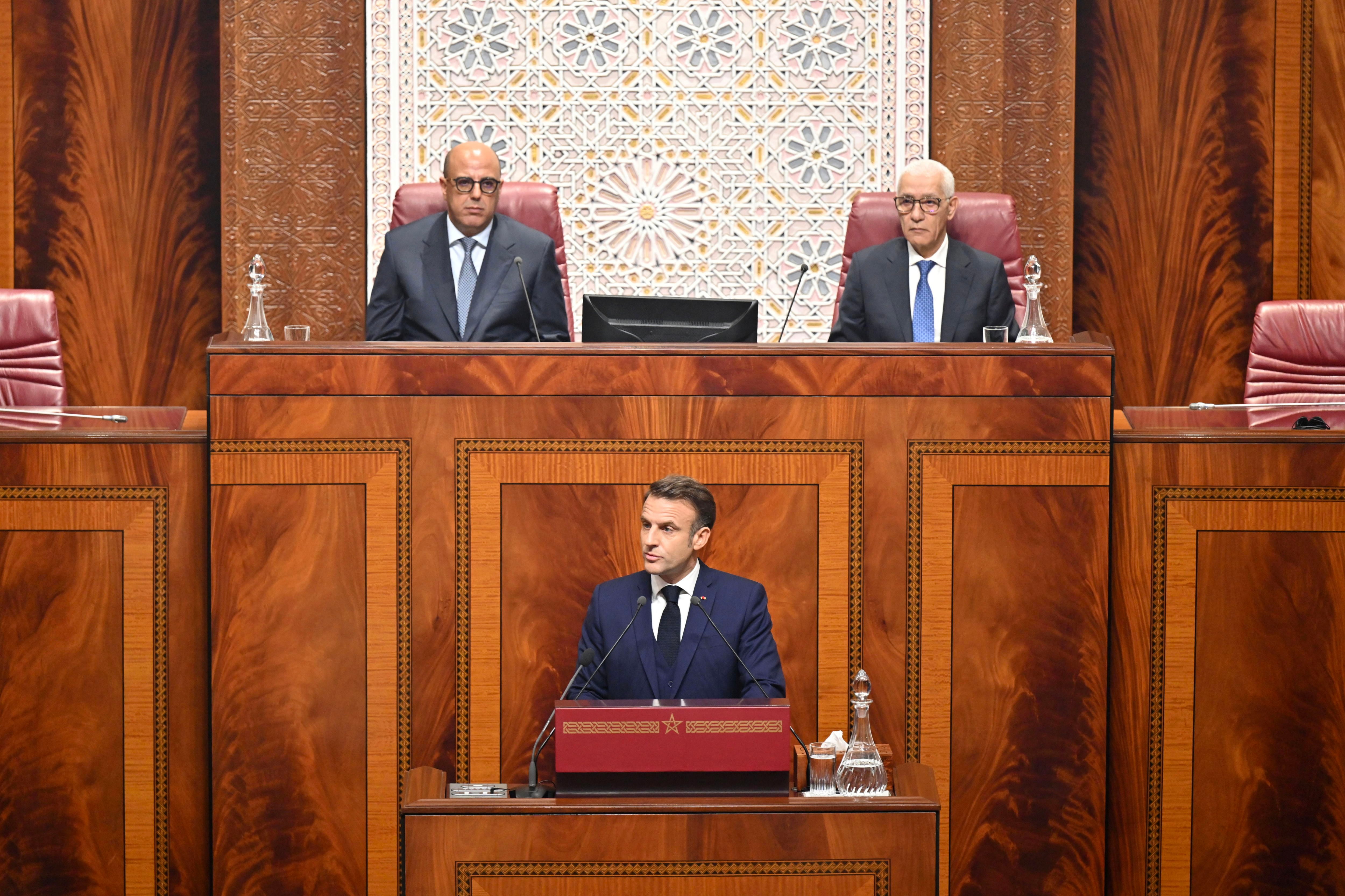 Macron reafirma ante el Parlamento de Rabat la soberanía de Marruecos sobre el Sáhara Occidental