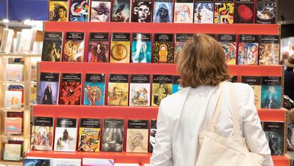 Una selección de libros expuestos en la feria Liber de 2021 en IFema Madrid.