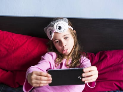 10 buenas prácticas que debes seguir si vas a dejar a tu hijo usar un móvil antes de los 12 años
