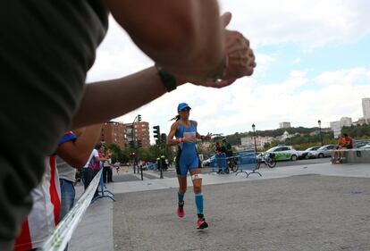 El triatlón es un deporte que forma parte del programa olímpico desde el año 2000 y que no cesa de atraer adeptos.