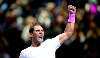 Nadal celebra su victoria contra Medvedev.