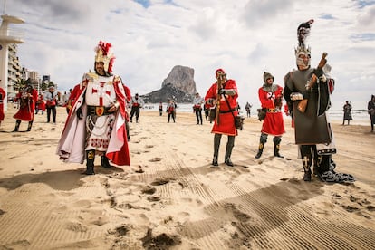 Desembarco en la fiesta de Moros y Cristianos, en Calpe (Alicante, España)