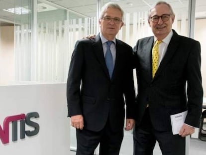 Guillermo Fernández-Vidal, presidente de Ezentis, y Luis Solana, su antecesor.