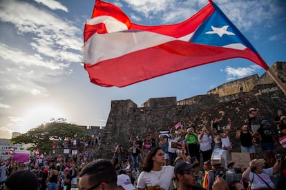 Manifestantes protestan contra el gobierno de Ricardo Roselló en San Juan (Puerto Rico), en 2019.