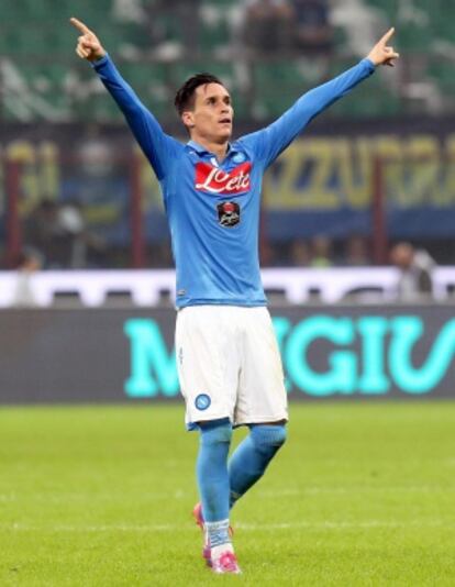 Callejón celebra un gol con el Nápoles.