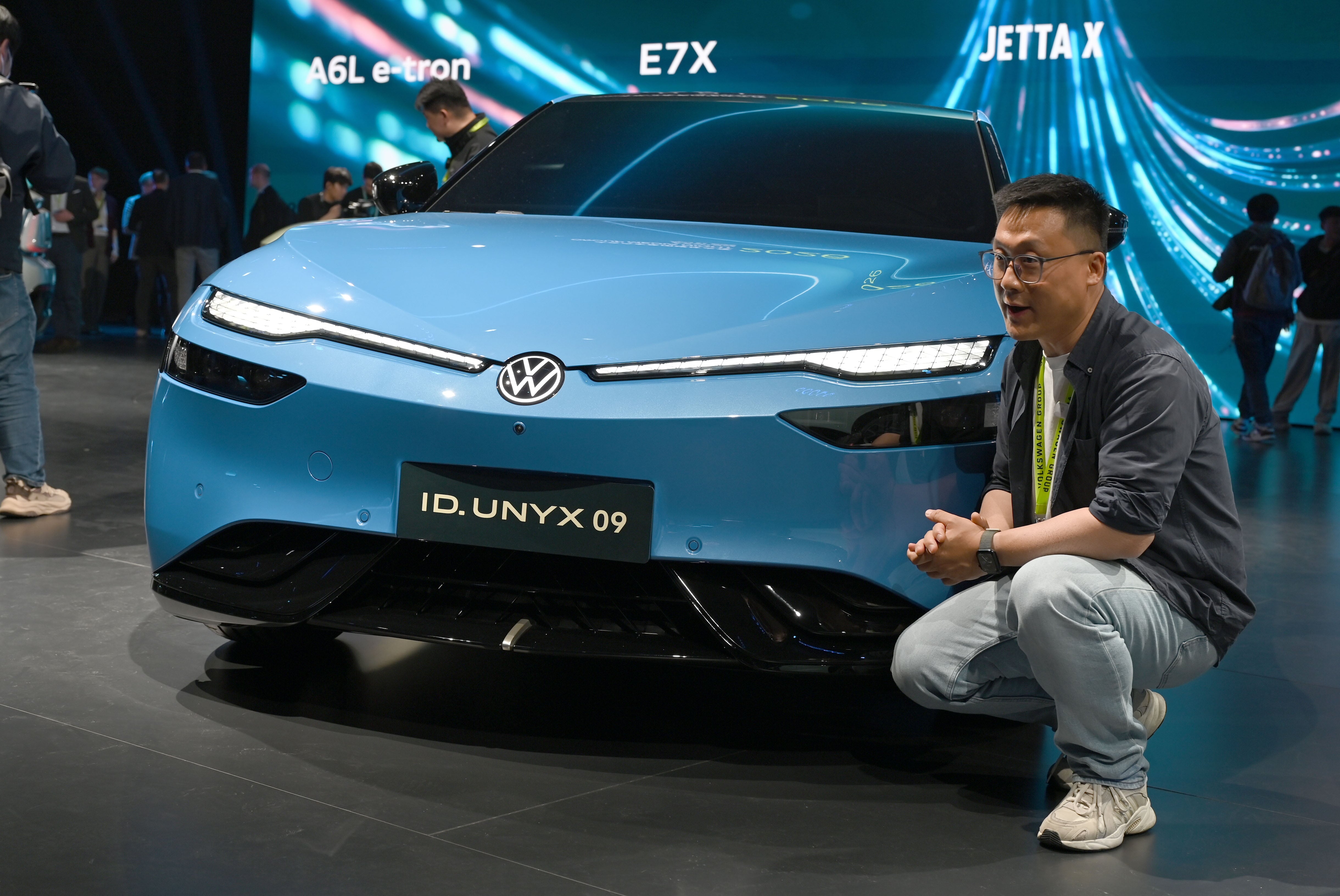 Volkswagen lanza su mayor ofensiva de producto para detener su sangría en China