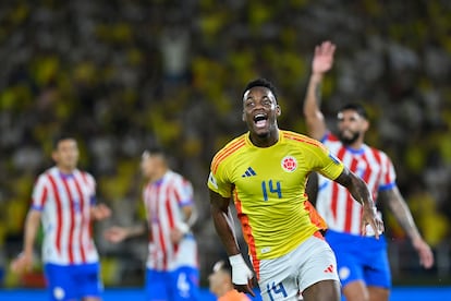 Jhon Durán celebra el segundo gol de Colombia durante la Eliminatoria Sudamericana al Mundial de la FIFA 2026.