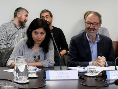 Los concejales Rommy Arce y Javier Barbero, en la comisión de Seguridad de hoy.