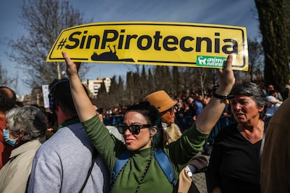 Una de las manifestantes en Madrid Río este domingo.