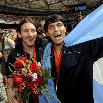 Leo Messi y Sergio Agüero, con el oro de los Juegos Olímpicos de Pekín.