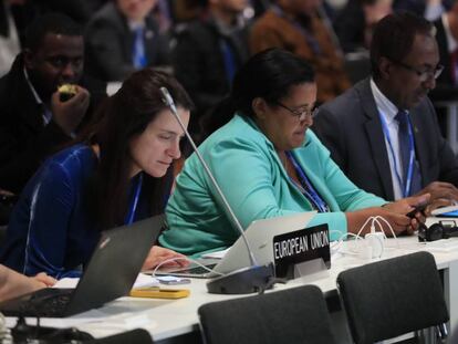 Participantes en las negociaciones de la COP25, ayer en Ifema.