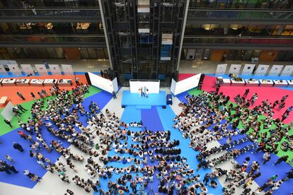 Un total de 215 colegios de Madrid, Andalucía, Aragón, Cataluña, Extremadura, Baleares y Canarias participaron este año en la octava edición de RetoTech, uno de los programas lanzados por la Fundación Endesa y el mayor reto de innovación y tecnología para jóvenes de España, dotado con 17 premios.
