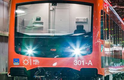 Unidad de CAF para el metro de Helsinki (Finlandia).