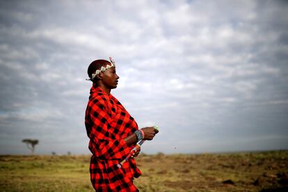 Matayian Denis, de los Cricket Maasai Warriors, posa para un retrato en Endana el 23 de agosto de 2017 en Laikipia, Kenia. 