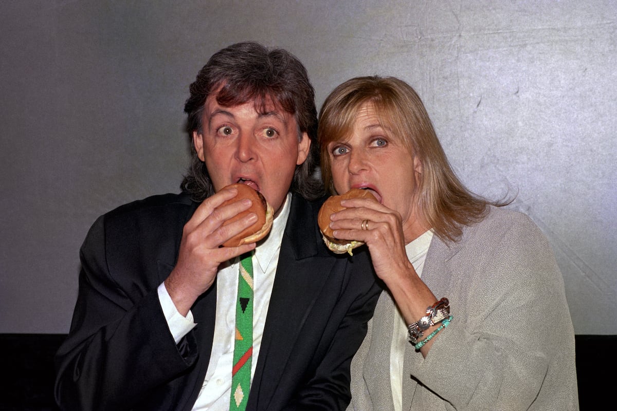 Paul McCartney sale en defensa de que las hamburguesas vegetales de Linda McCartney puedan llamarse así en la UE