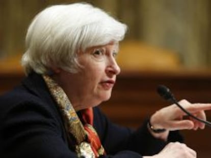 La Fed reduce su programa de compra de bonos y rebaja la previsión de crecimiento