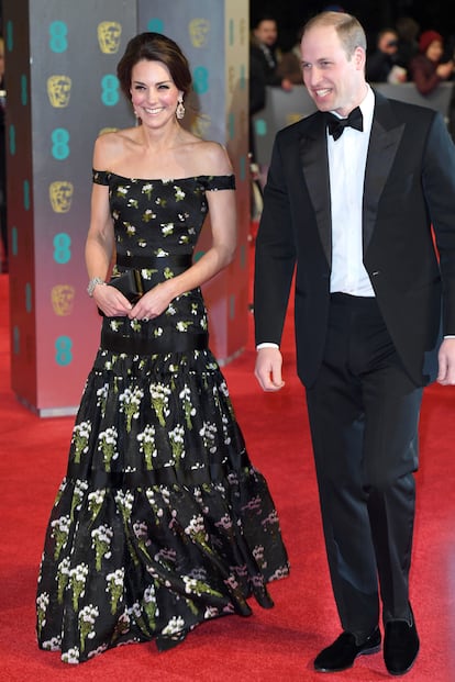 El año pasado Kate Middleton eligió un vestido negro de Alexander McQueen.