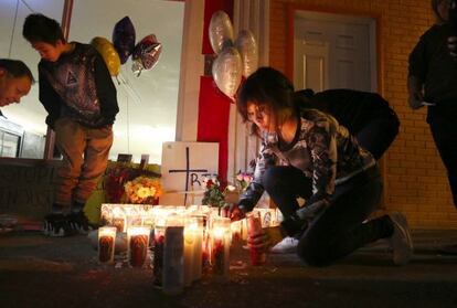 Velas en recuerdo de Antonio Zambrano