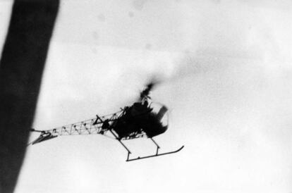 Imágenes del 'happening' 'El helicóptero', de Oscar Masotta.