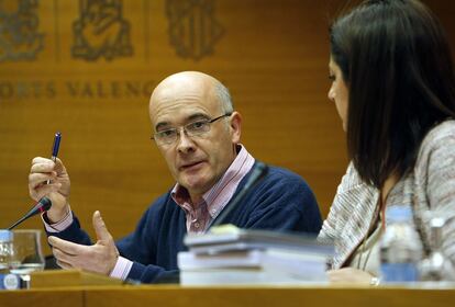 José Jesús Valencia, oficial de la estación de metro València Sud en julio de 2006, ayer en las Cortes.