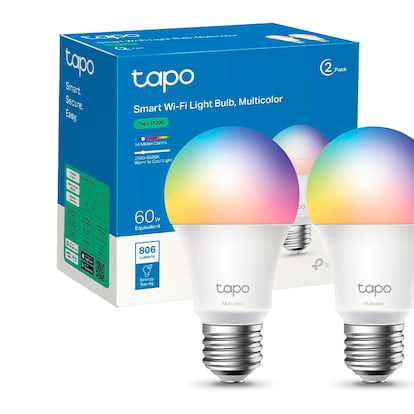 Bombillas inteligentes sobre fondo blanco.