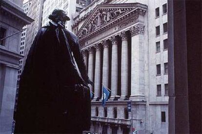 Fachada de la sede de la Bolsa de Nueva York, en Wall Street.