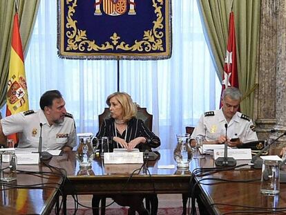 Germ&aacute;n Rodr&iacute;guez Casti&ntilde;eira, a la izquierda, con la delegada del Gobierno en Madrid, Concepci&oacute;n Dancausa, en una imagen de archivo. 