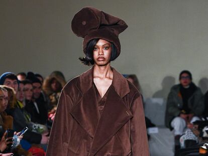 Vaquera se inspira en lo doméstico y el hogar para su nueva y extravagante colección