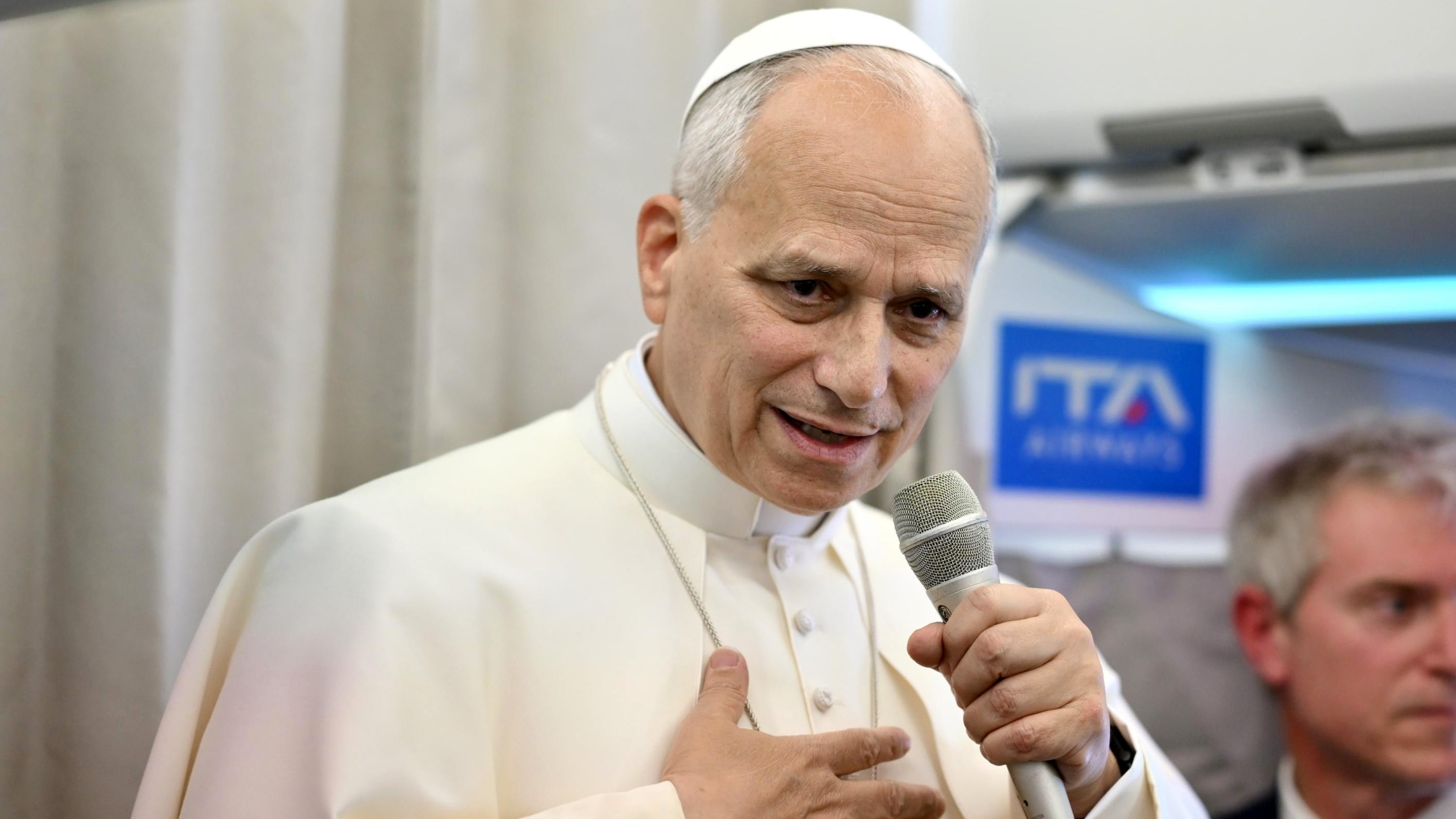 Pope Leo XIV condemns a US invasion of Venezuela and invites Trump to seek dialogue