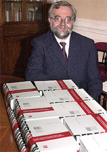 Ignacio Bosque, miembro de la Real Academia Española, durante la presentación de <i>Redes</i>.