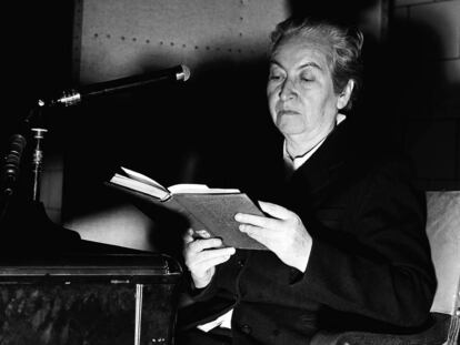 Gabriela Mistral en Washington, en 1950.