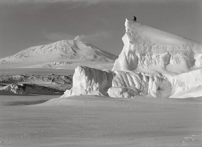 Perfil del monte Erebus. 8 de octubre, 1911.