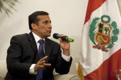 En la imagen un registro del presidente de Perú, Ollanta Humala, quien señaló que lo que ha hecho el Perú es "una demostración de interés para tener acceso a los libros de Repsol y ver de qué se trata". EFE/Archivo