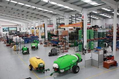 Interior de la fábrica de Pulverizadores Fede en Cheste (Valencia).