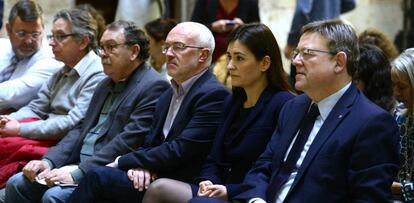 El presidente de la Generalitat, Ximo Puig, la consejera de Sanidad, Carmen Montón, y el líder de Podemos, Antonio Montiel.