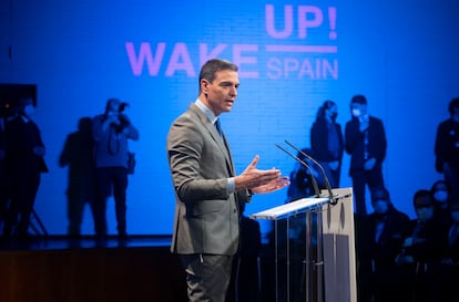 El presidente del Gobierno, Pedro Sánchez, interviene en la inauguración de la segunda edición del foro económico español Wake Up Spain este lunes.