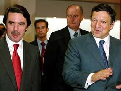 Aznar y el primer ministro portugués, Durão Barroso, ayer durante la cumbre hispano-lusa.