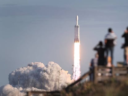 Lançamento de um Falcon Heavy da SpaceX em abril