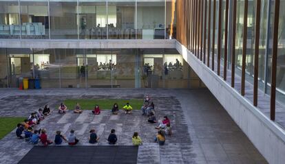 Alumnos de primaria, al comienzo del curso en un colegio de San Sebastián.