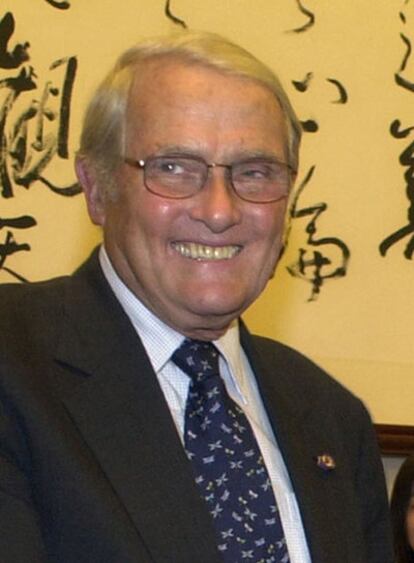 James Lilley, en julio de 2003, en Taipei.