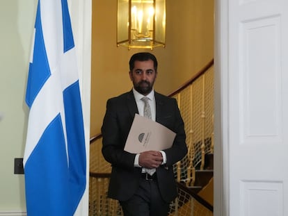 El ministro principal de Escocia, Humza Yousaf, este lunes durante su comparecencia en Edimburgo (Escocia).