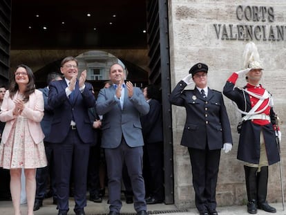 Mónica Oltra, Ximo Puig y Rubén Martínez, este domingo, en las Cortes Valencianas.