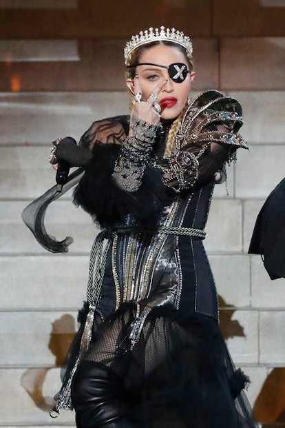 Madonna se inspiró en Juana de Arco para su vestuario de Eurovisión.