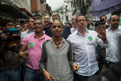 Marina, acompanhada de seu vice Beto Albuquerque e Rom&aacute;rio.