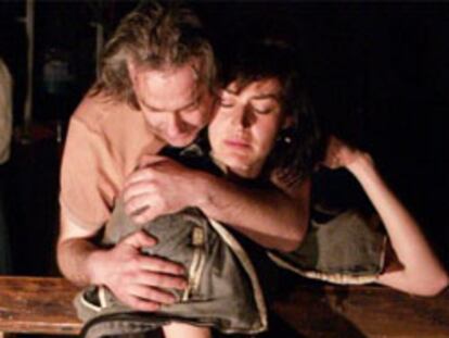 Ensayo de <i>Dogville </i>por el grupo Rayuela.