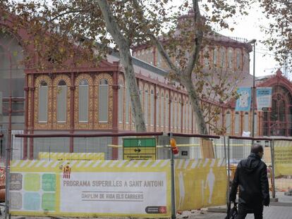 El tramo final de las obras del mercado de Sant Antoni coincide con las de la supermanzana.